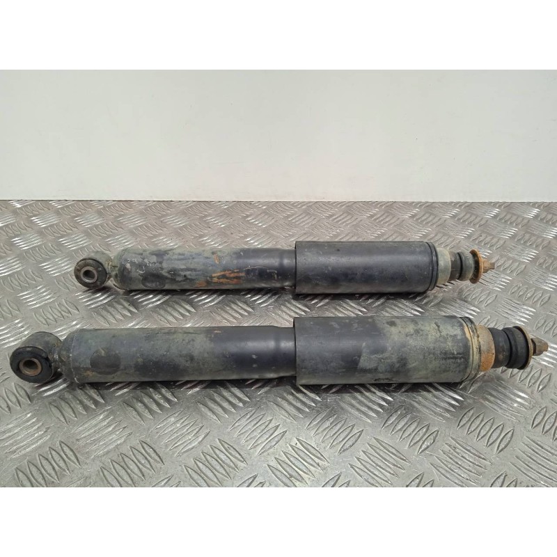 Recambio de juego amortiguadores delantero para mitsubishi montero (l040) 2500 td (2-ptas.) referencia OEM IAM 561107F601  