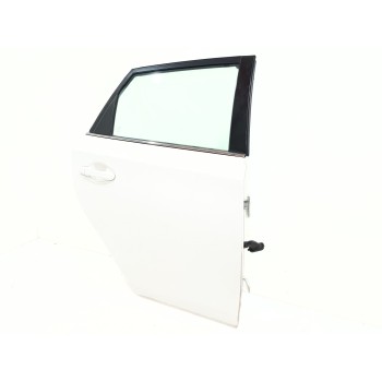 Recambio de puerta trasera derecha para toyota auris active referencia OEM IAM   