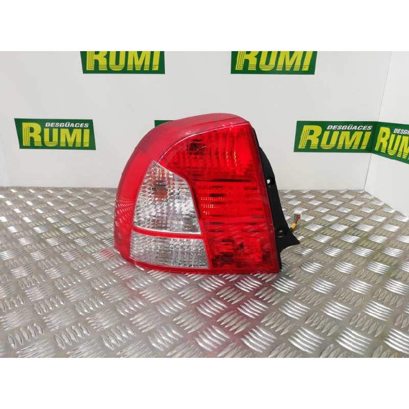 Recambio de piloto trasero izquierdo para kia shuma ii 1.6 ls berlina portón referencia OEM IAM   