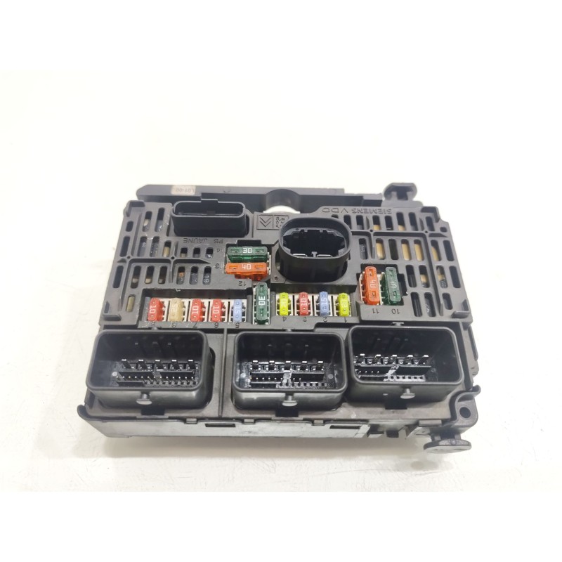 Recambio de caja reles / fusibles para peugeot 407 confort referencia OEM IAM 9661682580  