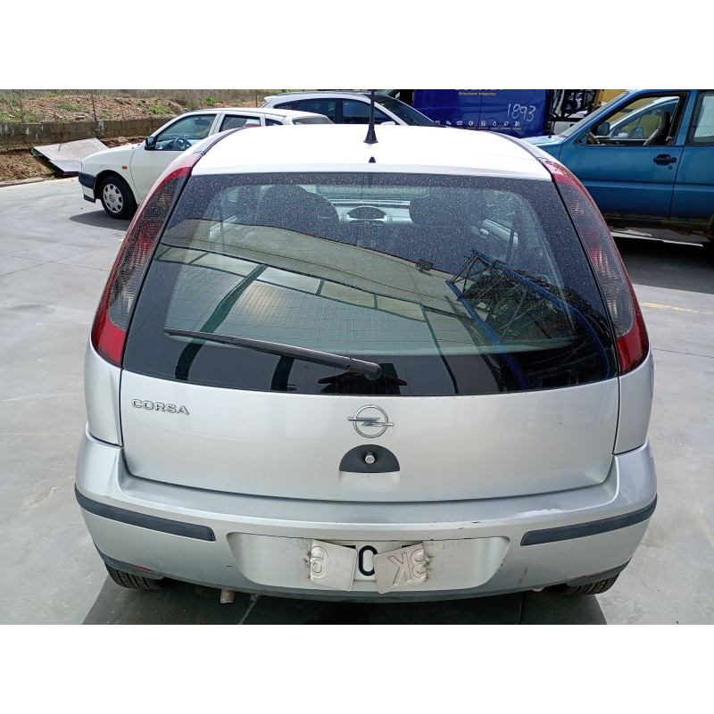 opel corsa c (x01) del año 2004
