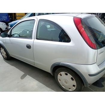 opel corsa c (x01) del año 2004