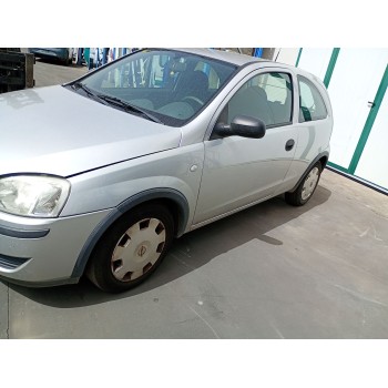 opel corsa c (x01) del año 2004