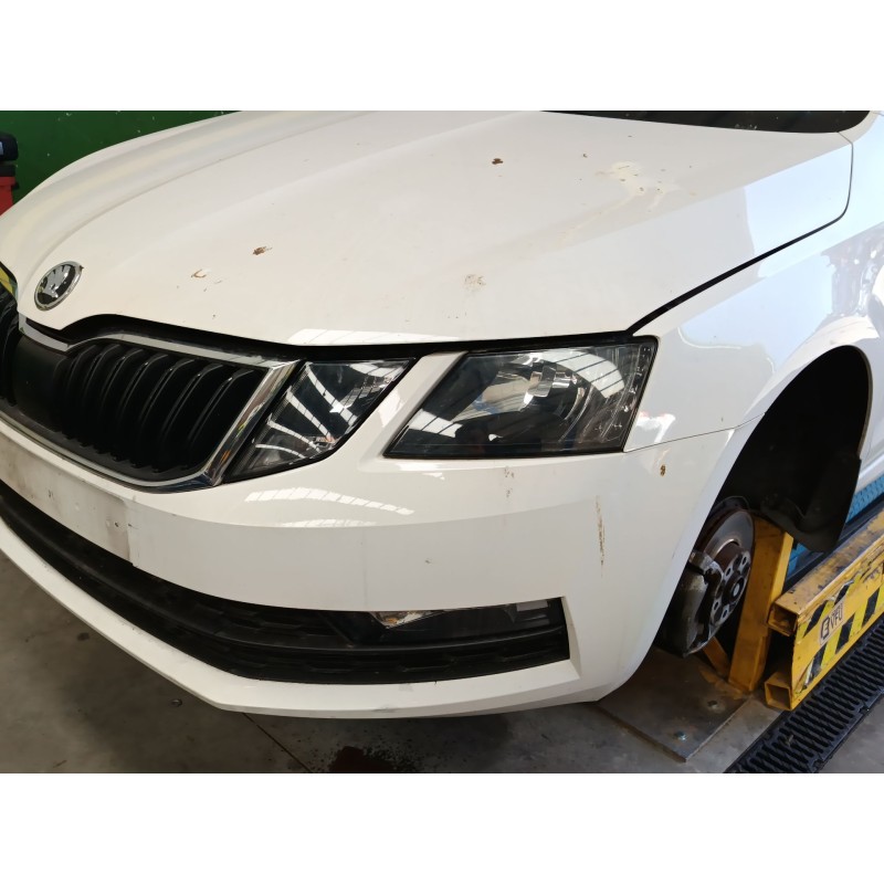 Recambio de morro completo para skoda octavia iii combi (5e5, 5e6) 1.5 tsi g-tec referencia OEM IAM 5E0823031B / 5E0809958F / 5E