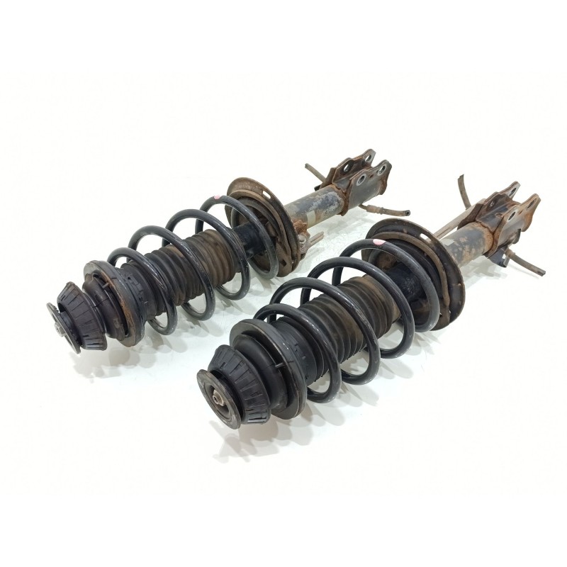Recambio de juego amortiguadores delantero para toyota yaris (_p13_) 1.5 hybrid (nhp130_) referencia OEM IAM   