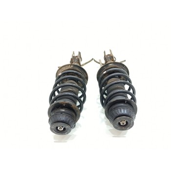 Recambio de juego amortiguadores delantero para toyota yaris (_p13_) 1.5 hybrid (nhp130_) referencia OEM IAM   