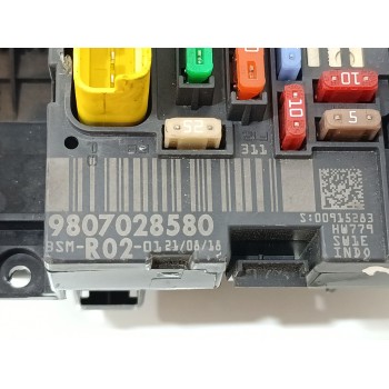 Recambio de caja reles / fusibles para citroën c5 berlina premier referencia OEM IAM 9807028580  