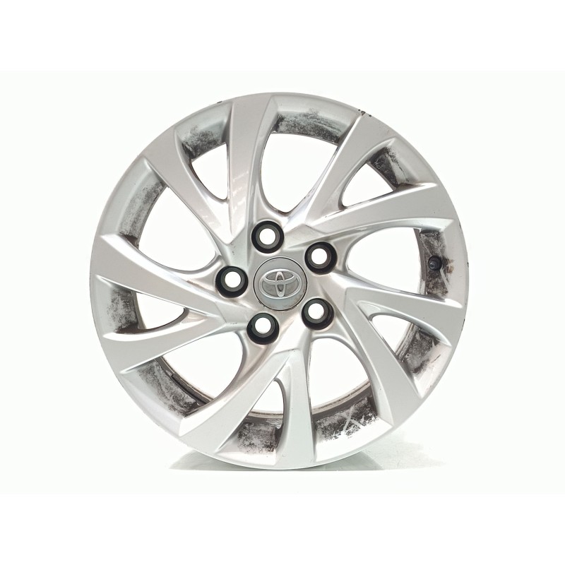 Recambio de llanta para toyota auris active referencia OEM IAM 4261102L80  