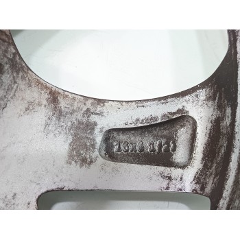Recambio de llanta para toyota auris active referencia OEM IAM 4261102L80  