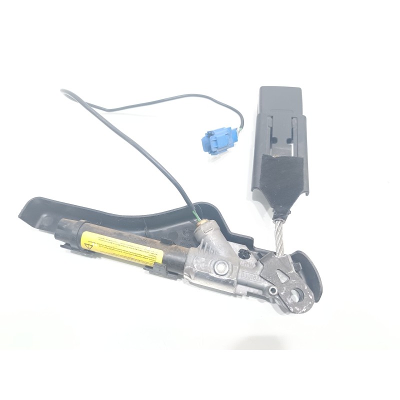 Recambio de enganche cinturon delantero izquierdo para citroën c3 i (fc_, fn_) 1.4 hdi referencia OEM IAM 33022955  