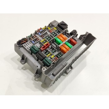 Recambio de caja reles / fusibles para bmw 3 (e90) 320 d referencia OEM IAM 690662106  33481931