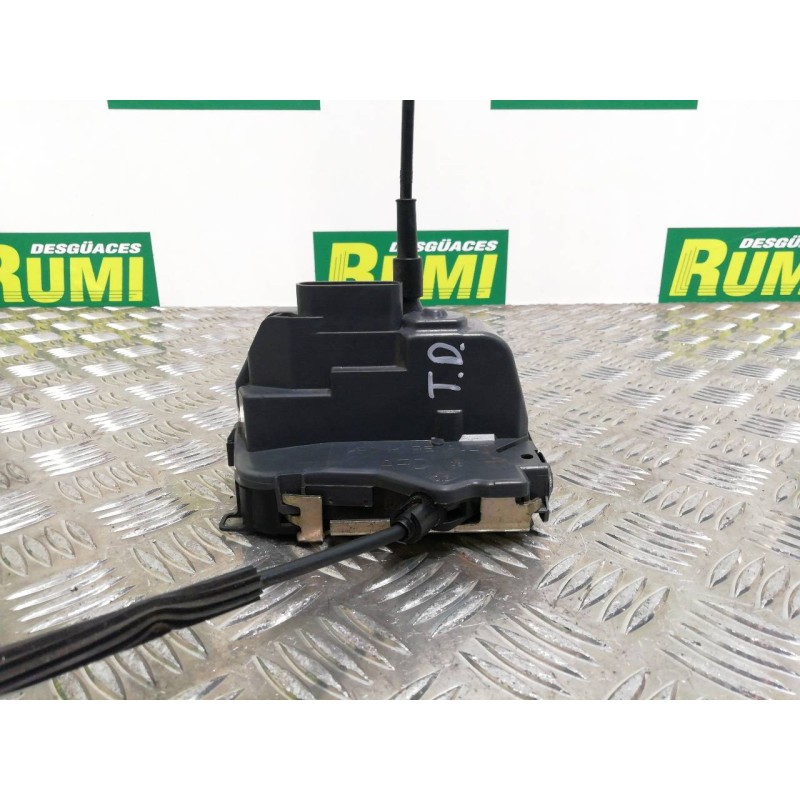 Recambio de cerradura puerta trasera derecha para renault scenic ii authentique referencia OEM IAM   