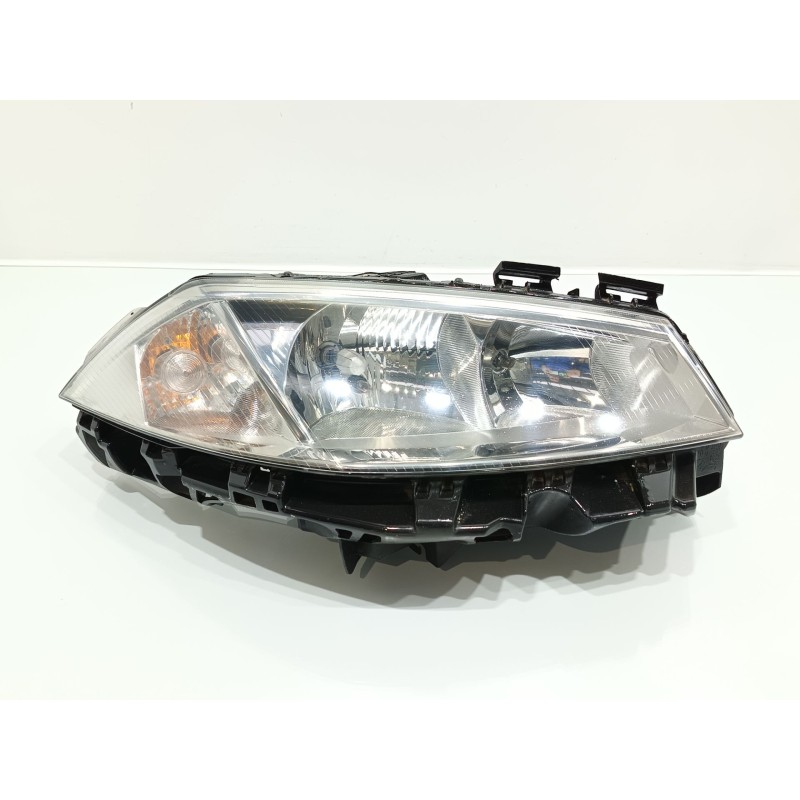 Recambio de faro derecho para renault megane ii coupe/cabrio confort dynamique referencia OEM IAM 8200073221J  