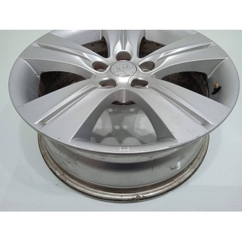 Recambio de llanta para kia sportage referencia OEM IAM 529103U200  