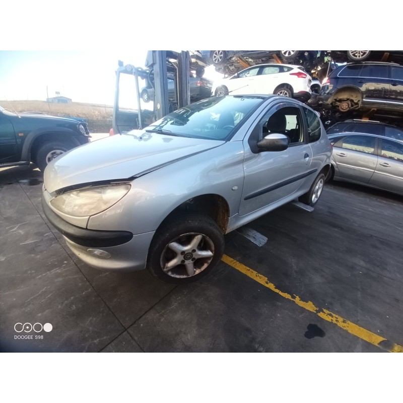 PEUGEOT 206 BERLINA
