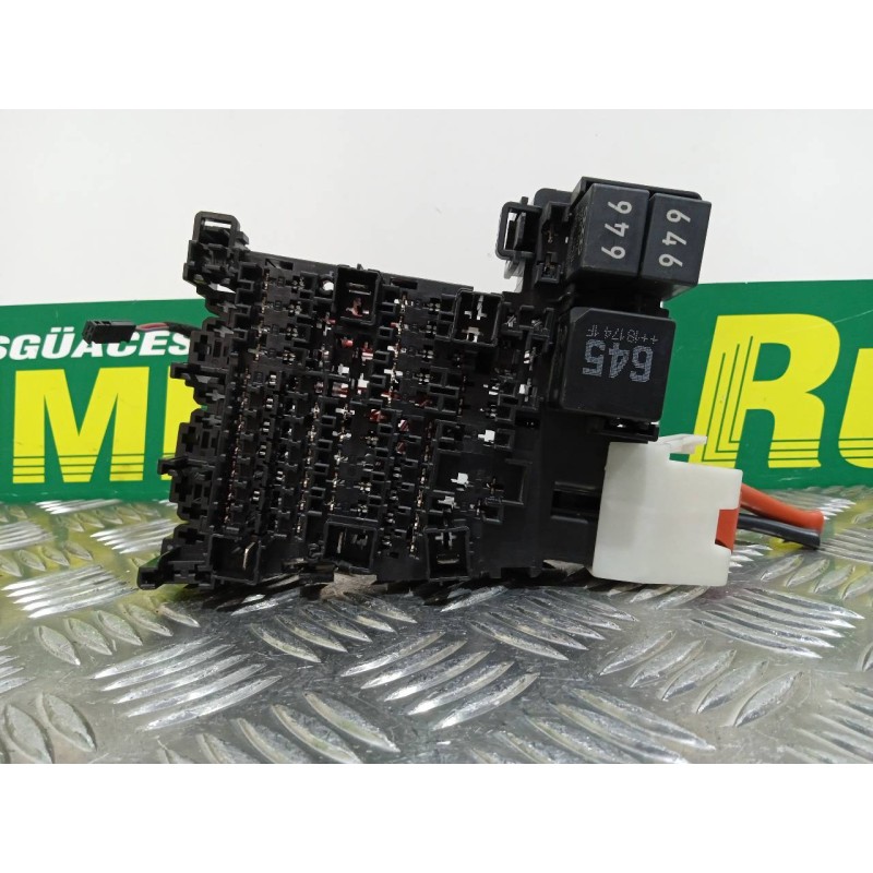 Recambio de caja reles / fusibles para volkswagen golf vii lim. (bq1) comfortline referencia OEM IAM 5Q0937615C VWPE904184 