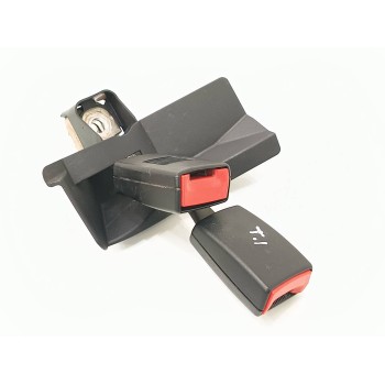 Recambio de enganche cinturon trasero izquierdo para audi a4 avant (8e) 2.0 tdi referencia OEM IAM 8E0857739D01C  