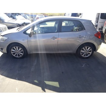 toyota auris del año 2006