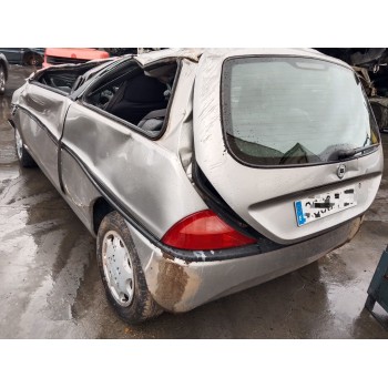 lancia lancia y del año 1999