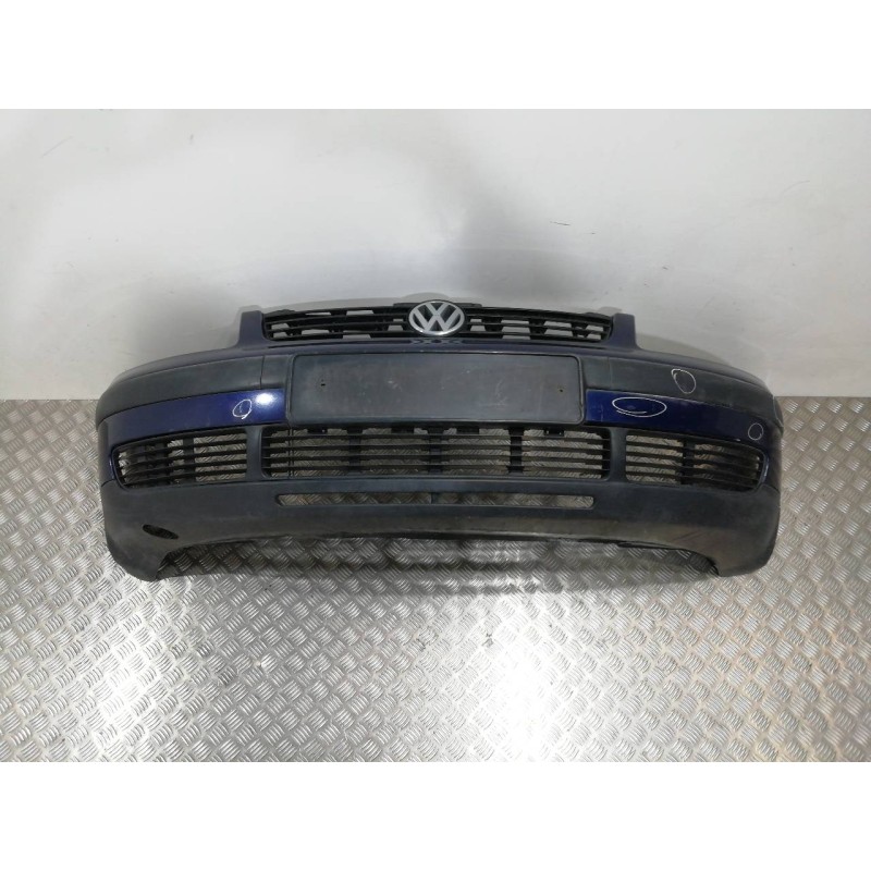Recambio de paragolpes delantero para volkswagen passat berlina (3b2) comfortline referencia OEM IAM 3B0807231  