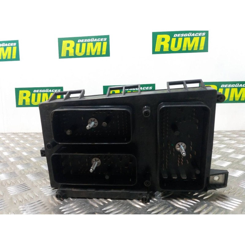 Recambio de caja reles / fusibles para opel astra h berlina cosmo referencia OEM IAM 13206745 5DK00866832 743381