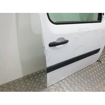Recambio de puerta delantera derecha para renault kangoo 1.5 dci diesel fap referencia OEM IAM   
