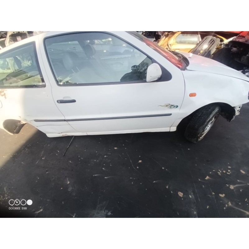 VOLKSWAGEN POLO BERLINA (6N1)