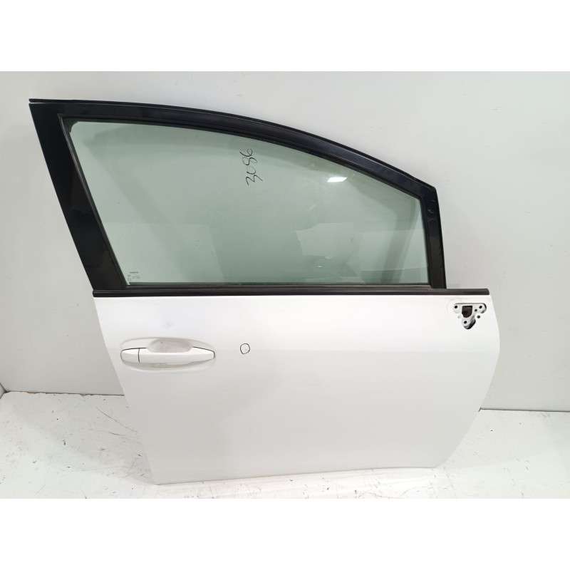 Recambio de puerta delantera derecha para toyota verso life referencia OEM IAM   