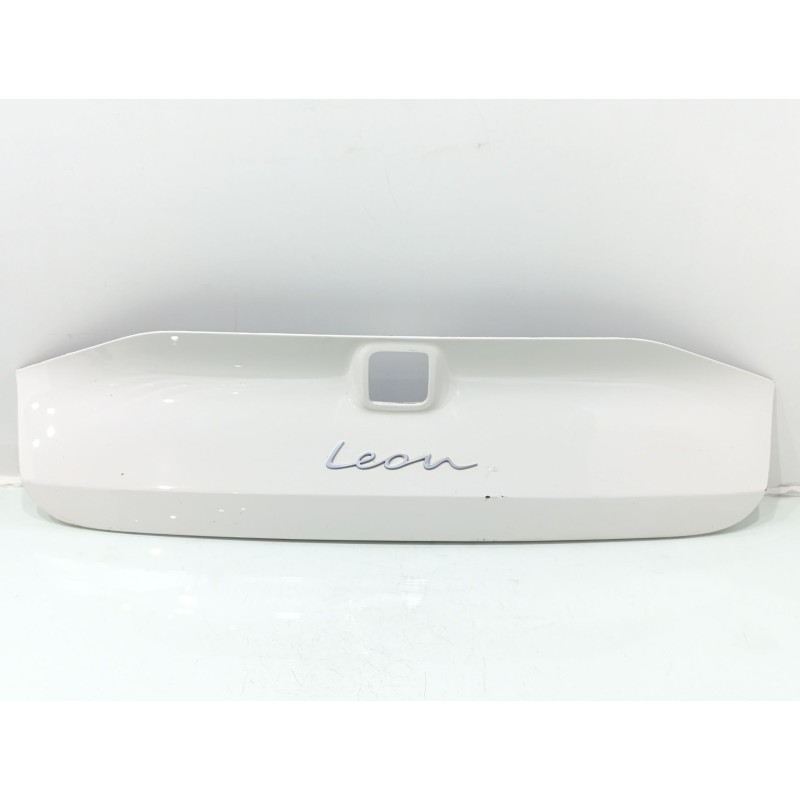 Recambio de moldura para seat leon sportstourer (kl8) style referencia OEM IAM 5FE853955E  