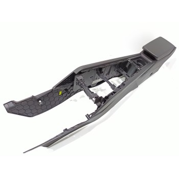 Recambio de apoyabrazos central para seat leon sportstourer (kl8) style referencia OEM IAM 5FB863330A  