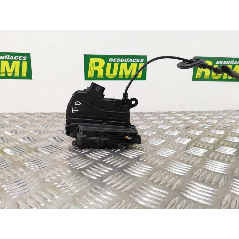 Recambio de cerradura puerta trasera derecha para renault captur dynamique referencia OEM IAM 80502772R  