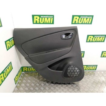 Recambio de guarnecido puerta trasera izquierda para renault captur dynamique referencia OEM IAM 829A14575R  