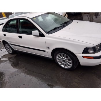 volvo s40 berlina del año 2002