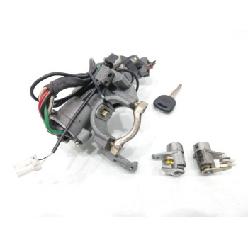 Recambio de juego bombines para kia shuma 1.5 cat referencia OEM IAM 47361A  