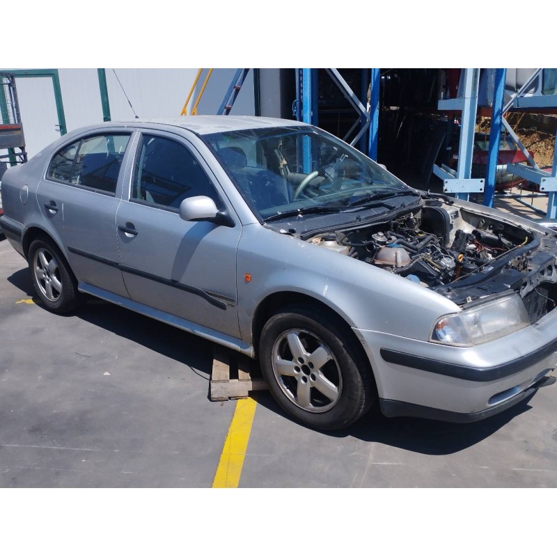 SKODA OCTAVIA BERLINA (1U2)