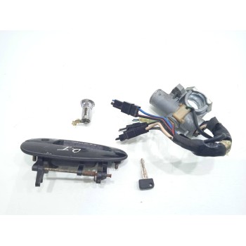 Recambio de juego bombines para kia sephia 1.5 cat referencia OEM IAM 4646101  