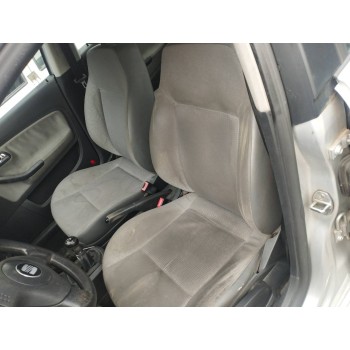 seat ibiza (6l1) del año 2003