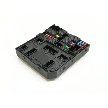 Recambio de caja reles / fusibles para nissan pulsar (c13) acenta referencia OEM IAM 58C311F04  