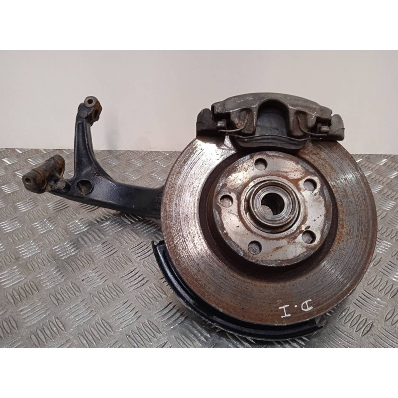 Recambio de mangueta delantera izquierda para volkswagen passat berlina (3b2) básico referencia OEM IAM 8D0407257  