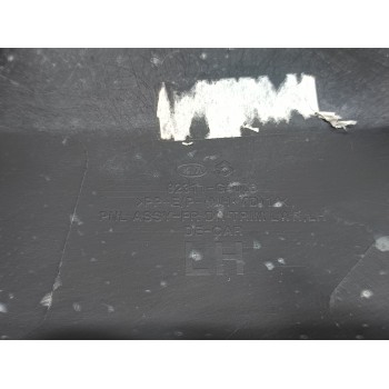 Recambio de guarnecido puerta delantera izquierda para kia niro drive referencia OEM IAM 82311G5000  