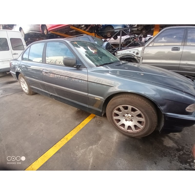 bmw serie 7 (e38) del año 2000