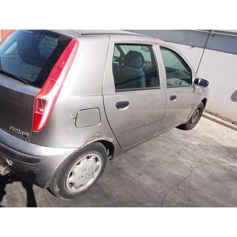 FIAT PUNTO BERLINA (188)