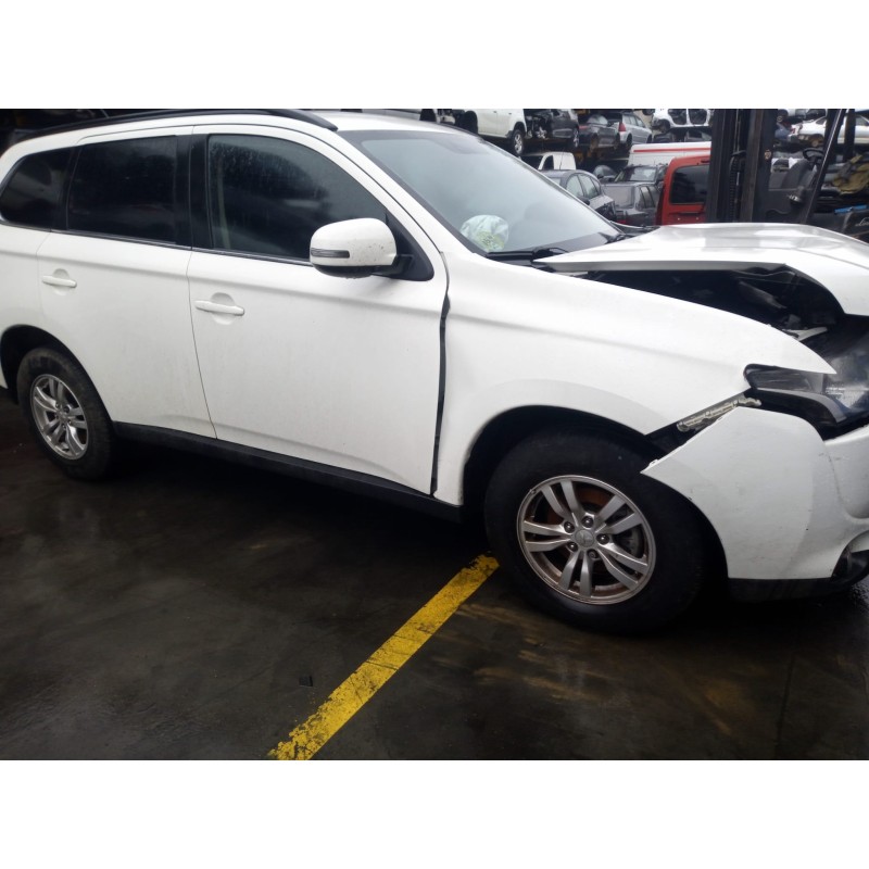 MITSUBISHI OUTLANDER (GF0)
