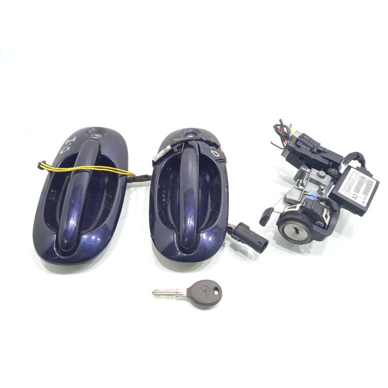 Recambio de juego bombines para chrysler voyager (gs) 2.5 turbodiesel referencia OEM IAM P04686363AC  