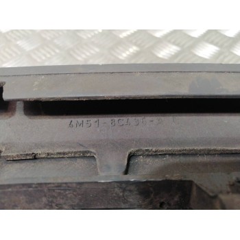 Recambio de rejilla delantera para ford focus berlina (cap) ghia referencia OEM IAM 4M518138AE 4M518200AJ 4M518200BJ