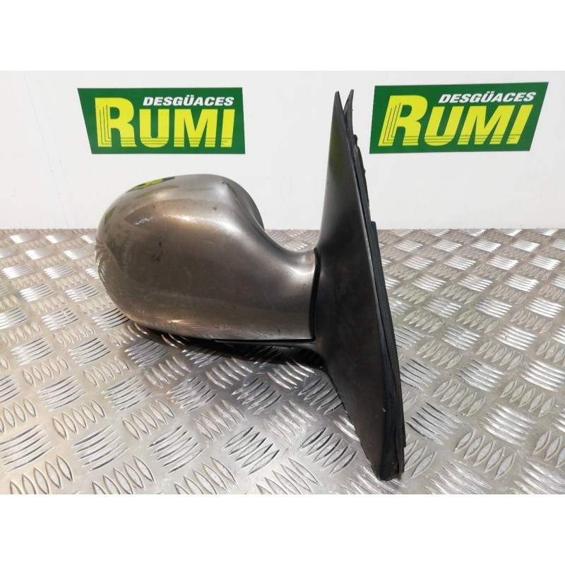 Recambio de retrovisor derecho para kia carnival td ls travel referencia OEM IAM 012107  