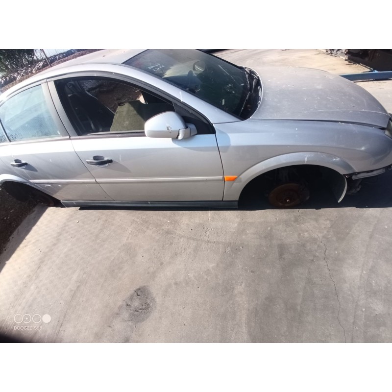 opel vectra c berlina del año 2002