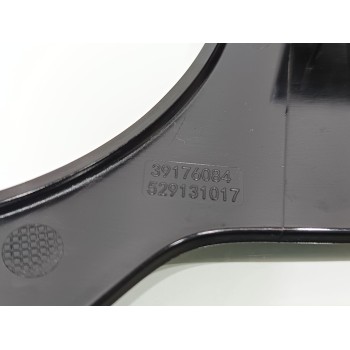 Recambio de embellecedor para opel corsa f gs line referencia OEM IAM 39176084  