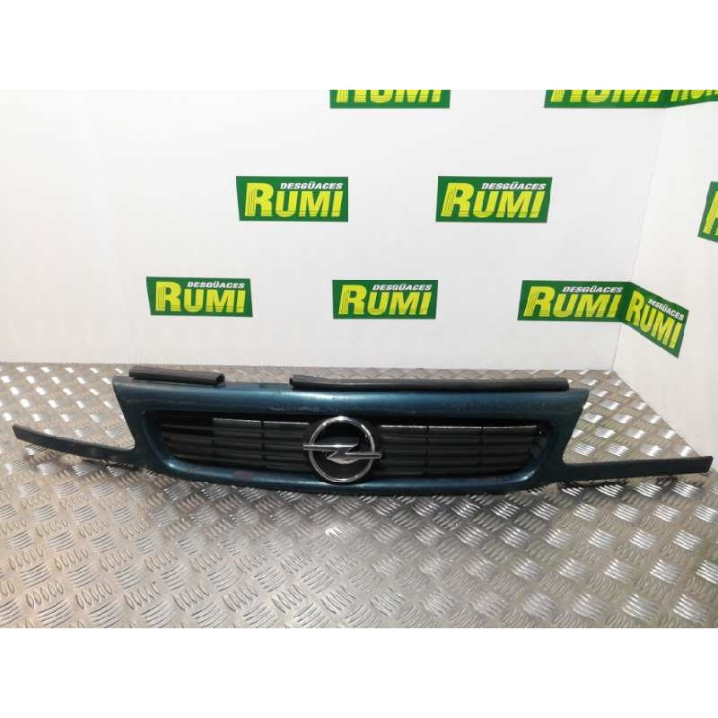 Recambio de rejilla delantera para opel astra f berlina básico referencia OEM IAM 90452416  
