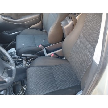 toyota avensis berlina (t25) del año 2007